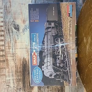 Monogram 1105 HO New York Central Hudson Steam Locomotive Model Kit